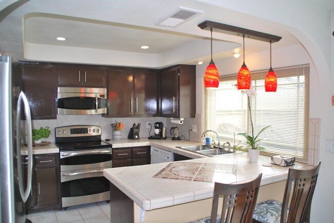 1429 W Cerritos Ave