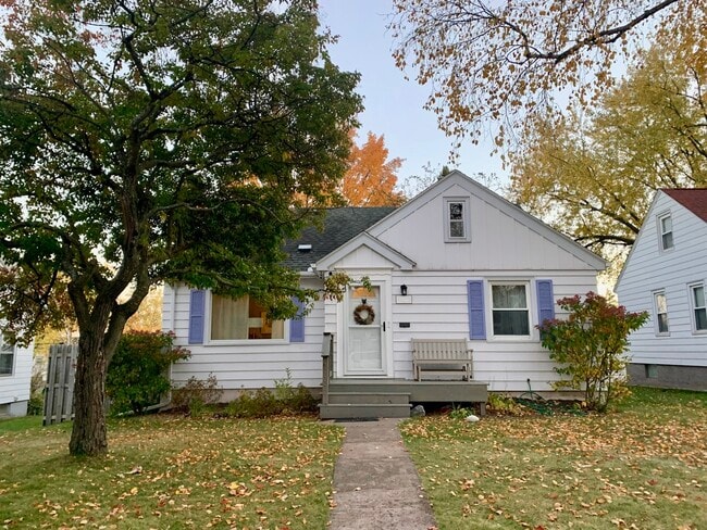 Building Photo - 4112 Gladstone St Rental
