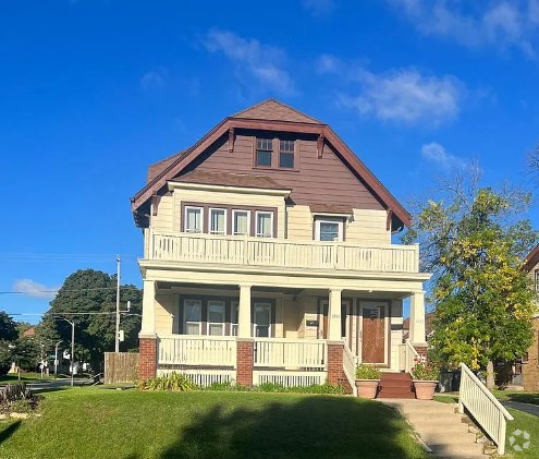 Building Photo - 2503 N 49th St Unit Upper Rental