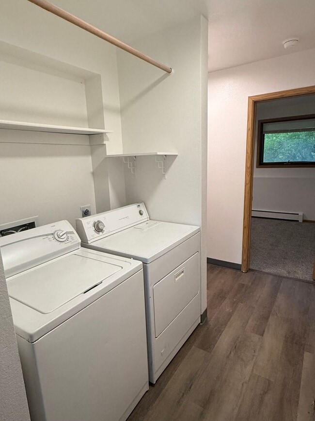 Building Photo - 3711 Carleton Ave Unit 3635 Rental