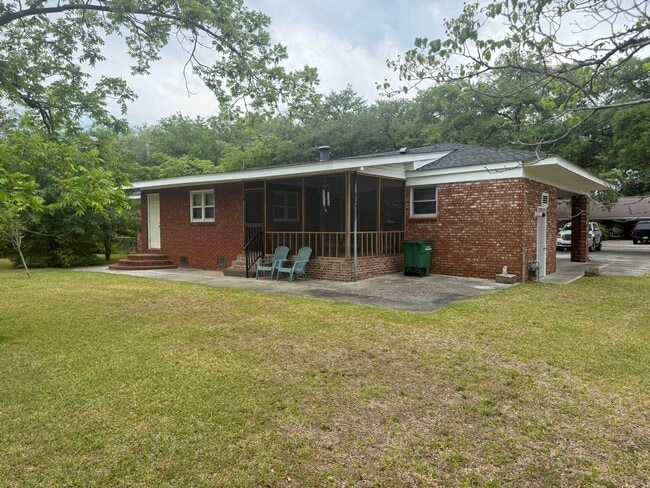 Photo - 1109 Lucas St