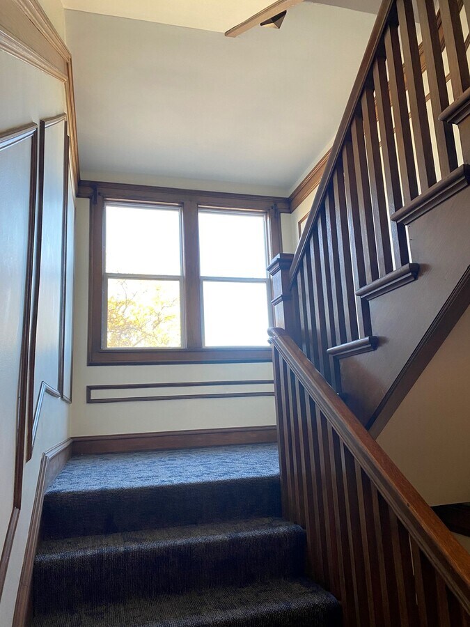 Photo - 2434 Dupont Ave S