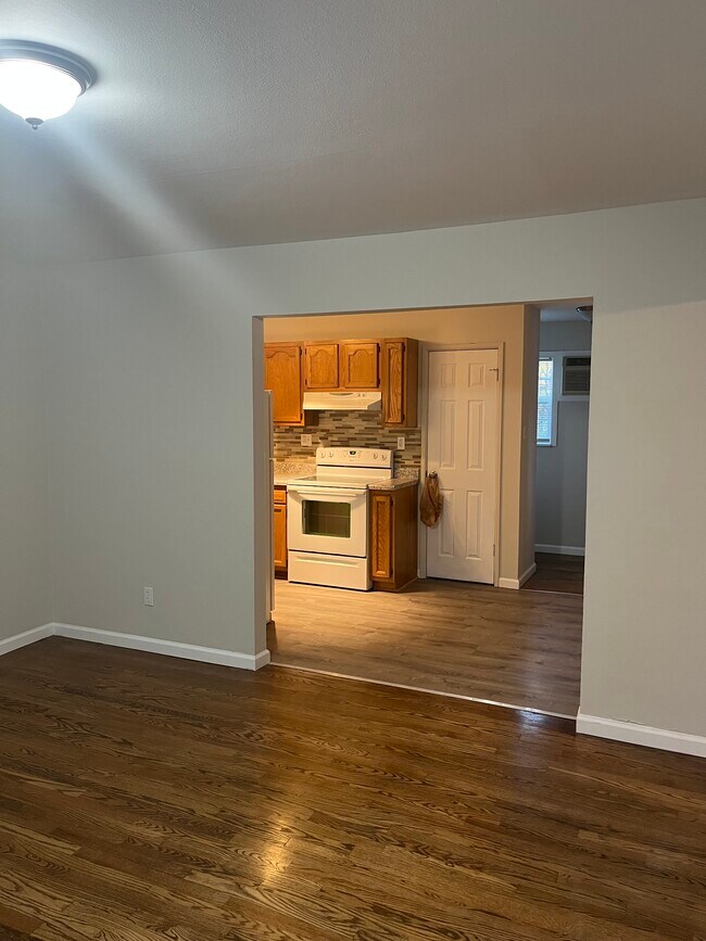 Photo - 2526 Gravois Rd