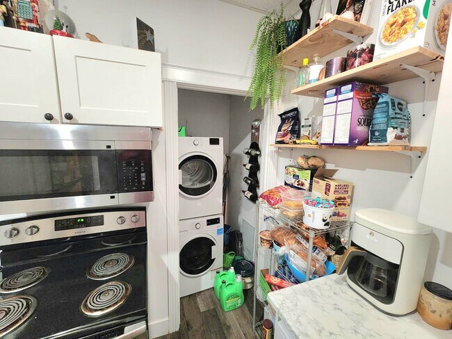 Photo - 3-Bedroom 2 Bathroom Apartment for Rent –  Available December 1st! Unit 2