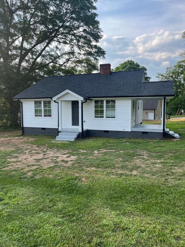 Building Photo - 3 Dixie Ave