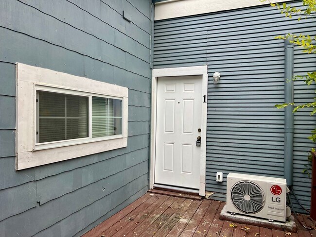 Photo - Beautiful 1Bd/1Ba Walking Distance to The Pearl Unidad 241 Post Ave Apt 1