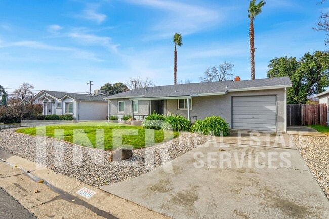 Photo - 1309 Shadowglen Rd