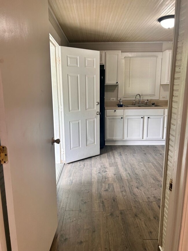 Photo - 638 Wilson St