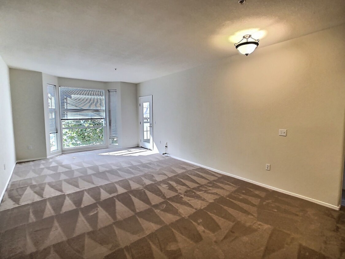 2 Bedroom Condo at Ryland Mews in Downtown... - 2 Bedroom Condo at Ryland Mews in Downtown...
