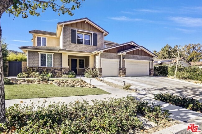 Photo - 577 Comet Ave