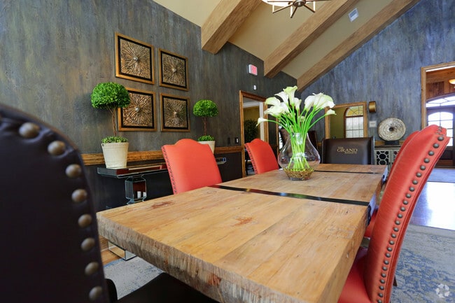 Clubhouse - Grand Reserve at Pelham