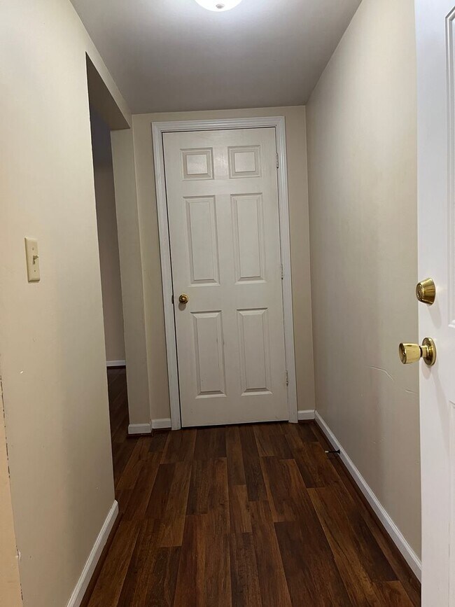 Photo - Spacious 2 Bedroom, 1.5 Bath Unidad 8