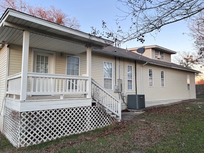 Photo - 218 E Haven Rd