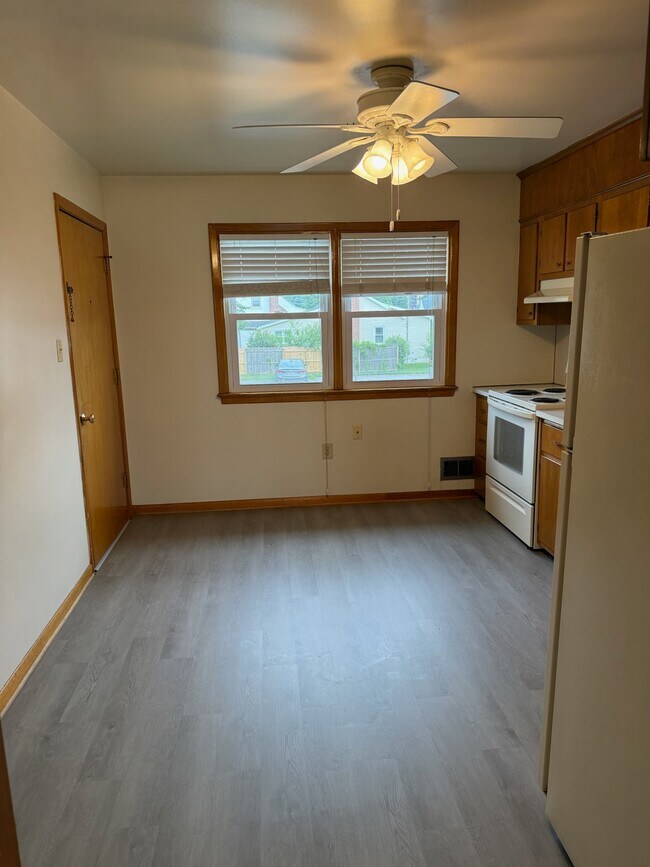 Photo - 338 S Jefferson St Unit Second Floor D