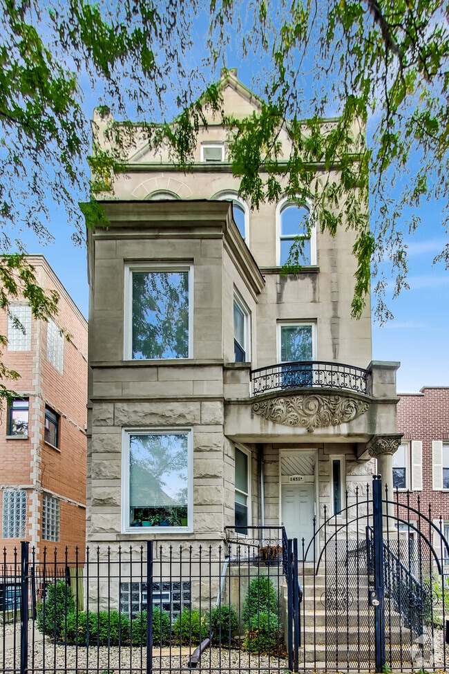 Building Photo - 1451 N Maplewood Ave Unit 3F Rental