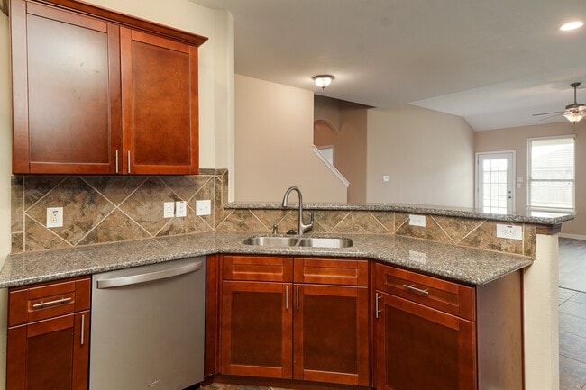 Photo - 3042 Camelia View Ln