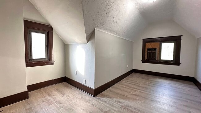 Photo - 222 Morewood Ave Unit 3