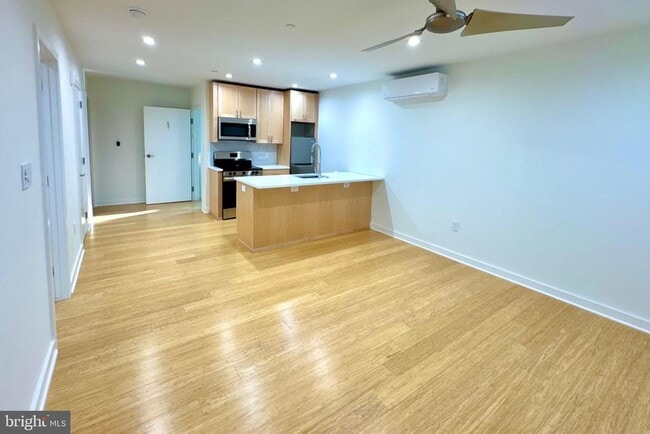 Building Photo - 1302 S 18th St Unit 1 Rental