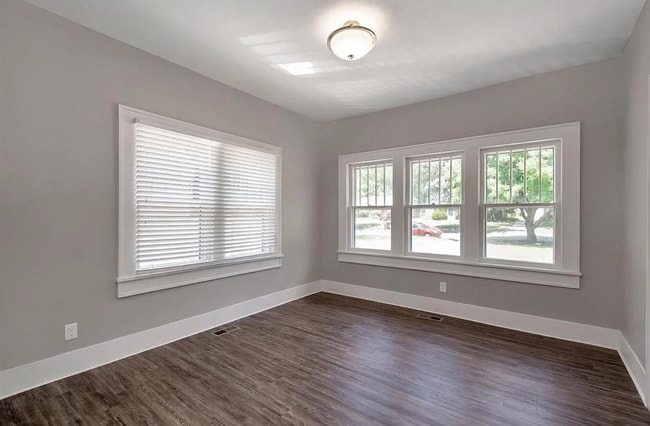 Photo - 3437 Country Club Pl