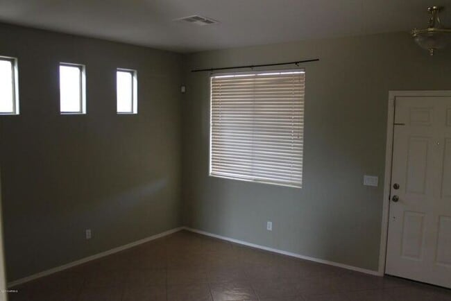 Photo - Beautiful 3 Bedroom, 2.5 Bath Home w/Open Floor Plan and Loft! Large Backyard with Fire Pit! Wash...