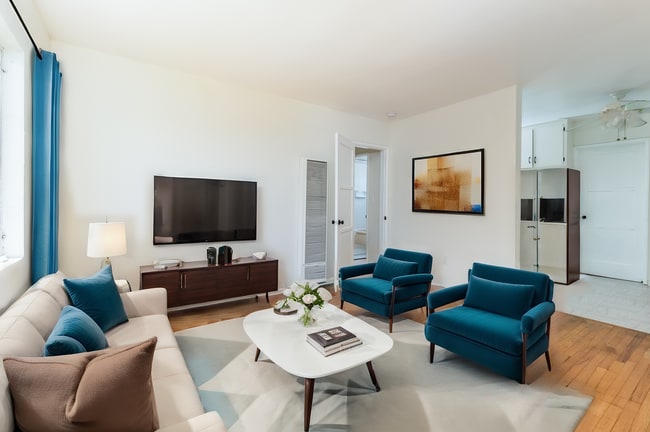 Photo - Bright & Spacious 1BR Retreat Near Keck Medical Center | Private Garage + Garden Space Unidad 2111