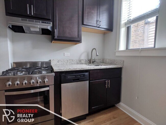 Photo - 4034 N Ashland Ave Unit 5-E1