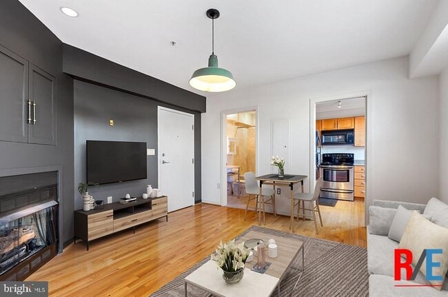 Photo - 815 King St Unit 5E