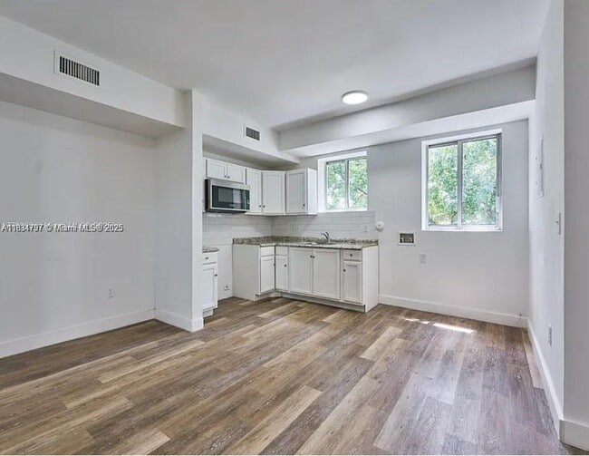 Photo - 6211 NW 7th Ave Apartamento Unidad 2