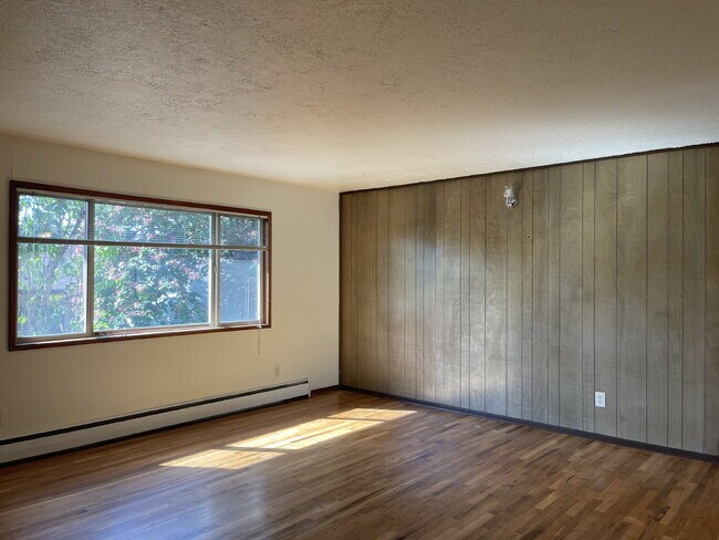 Photo - 2 Bedroom / 1 Bathroom Ground-Floor Apartment on SE Gladstone Unit 7