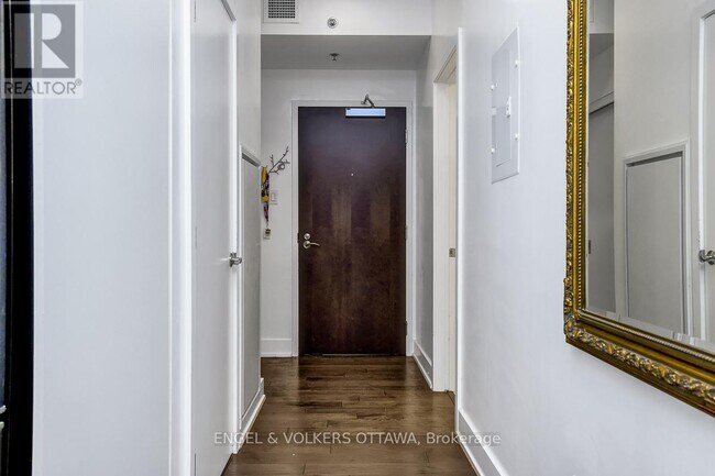 Photo - 108 Richmond Rd Unité 306