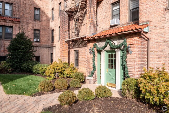 Photo - Hartsdale Gardens