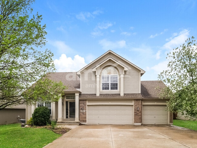 Building Photo - 1516 SE Dalton Dr