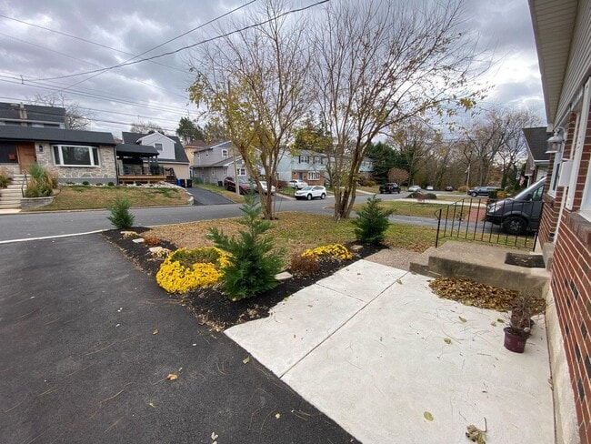 Photo - Renovated 3 Bed Single Family Ranch Home on Quite Cul De Sac