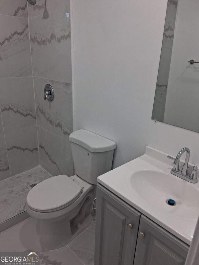 Photo - 112 Burkshire Ct