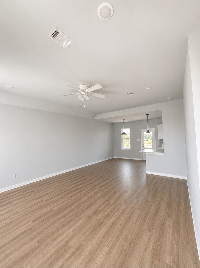 Photo - 127 Wells St