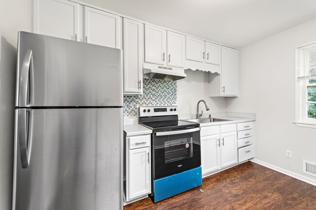 Photo - Beautifully Updated 1/2 Duplex in Prime Kansas City Location!