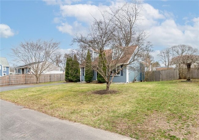 Photo - 32 Hamlin Ave