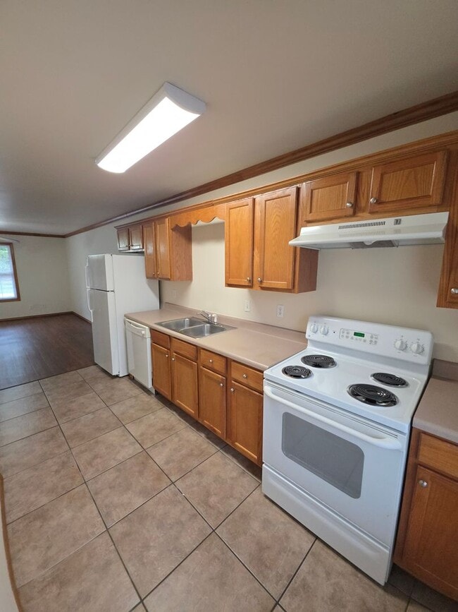 Photo - 614 E 8th St Unidad 3