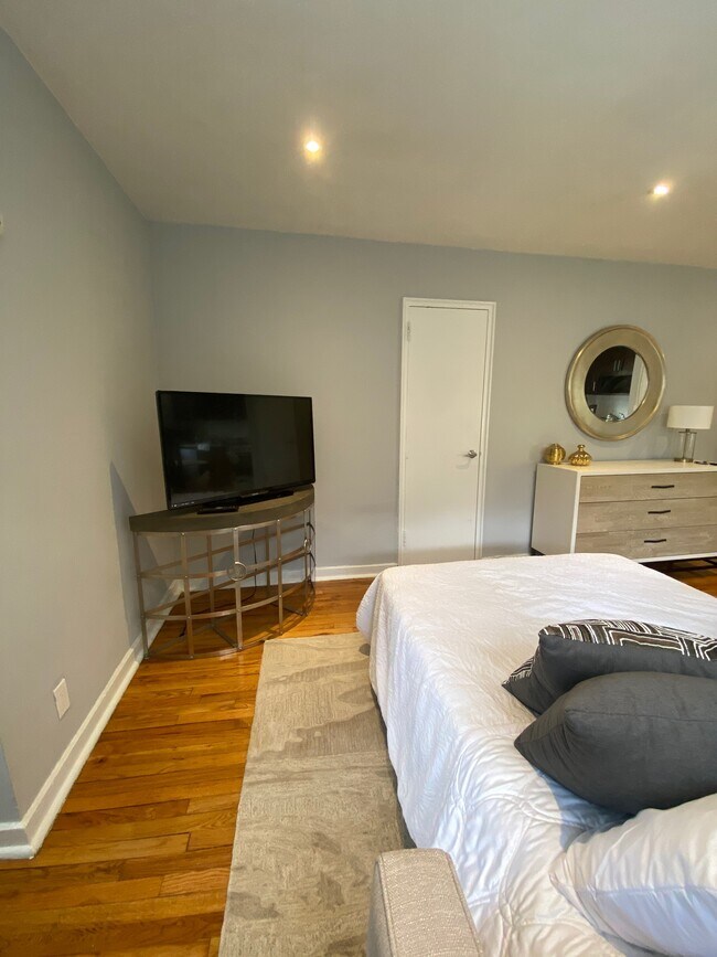 Photo - 819 Bloomfield Ave Unit 2