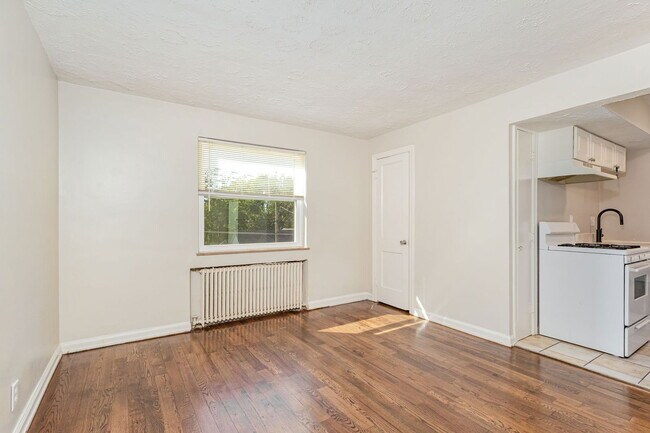 Photo - 4220 Webster Ave Unit 5