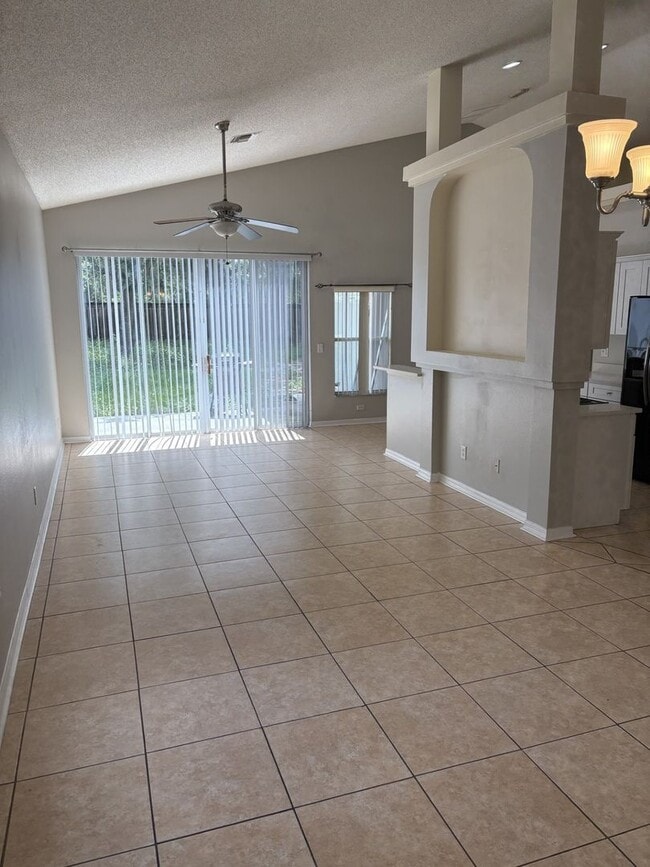 Photo - Spacious 4 Bedroom Home Near UCF