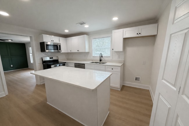 Photo - CHARMING RANCH STYLE HOME AVAILABLE MARCH 9TH!