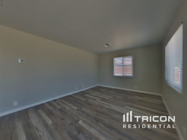 Photo - 1126 W Ovington St