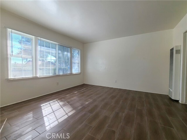 Photo - 686 Courtland Dr W