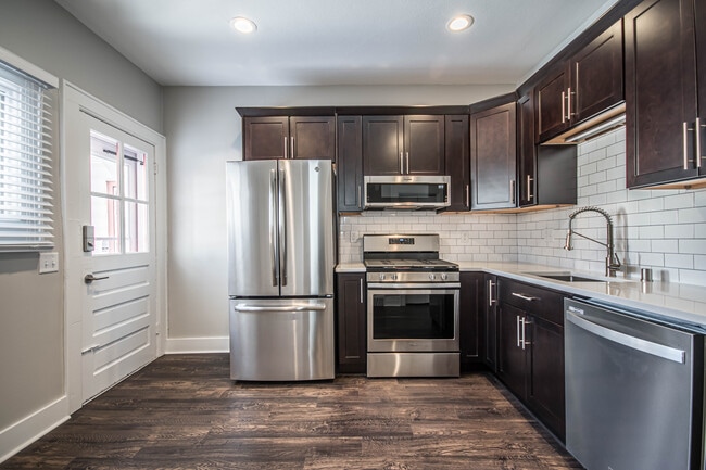 Photo - 1014 E Pearson St