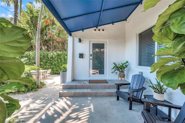 Photo - 1337 SW 15th St Unit Front