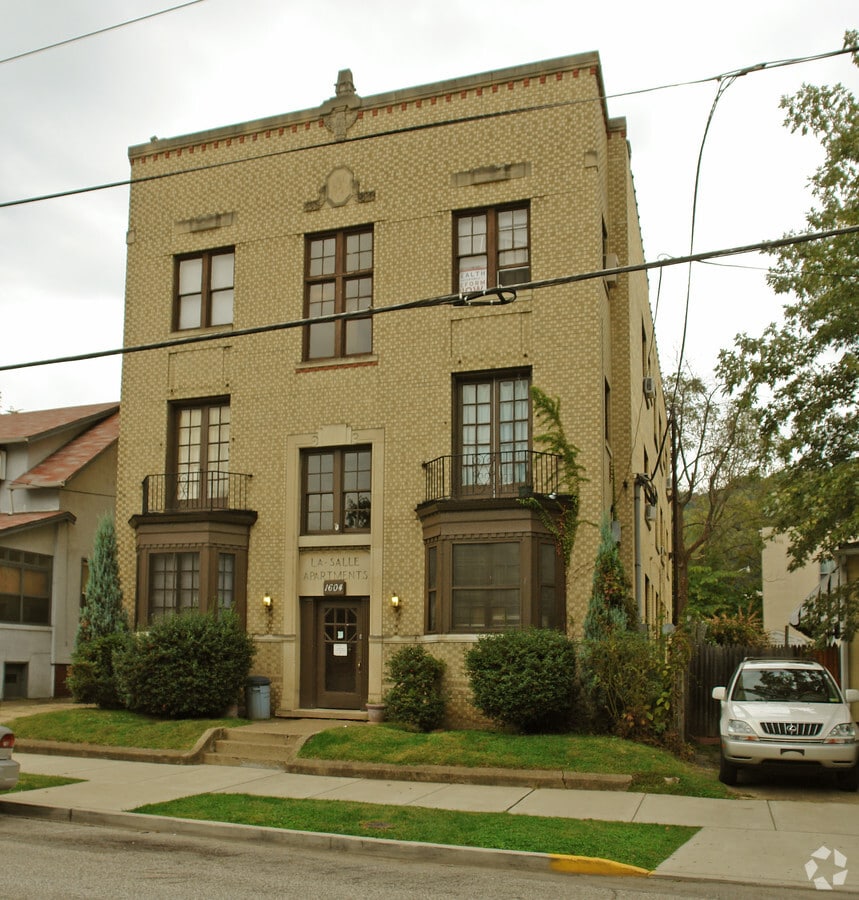 La-Salle Apartments - La-Salle Apartments