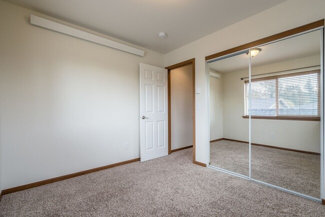 Photo - MOVE IN SPECIAL! 2 Bedrooms, 1.5 Bath Sing... Unit 4103 A