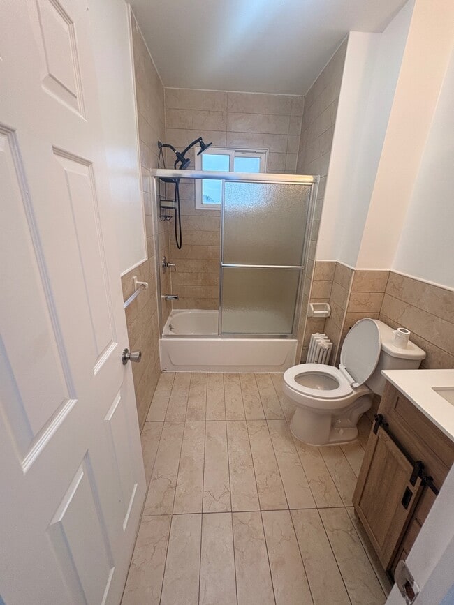 Photo - 463 E 54th St