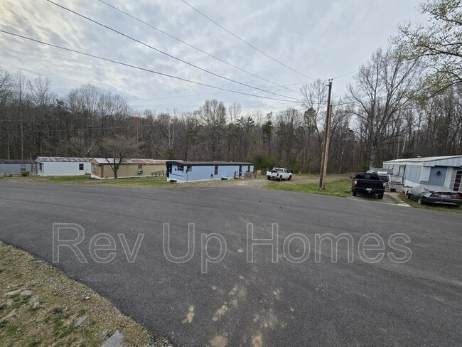 Photo - N 38 Danville 3701 US-29 BUS